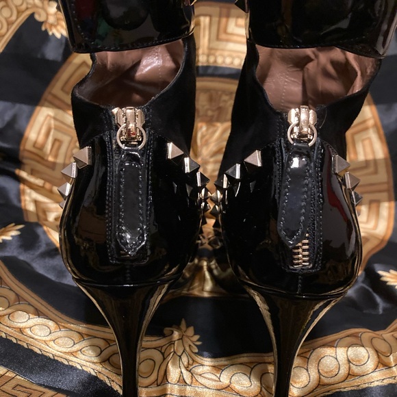 Valentino Rockstud bootie heels. Size 39.5 - Picture 5 of 13